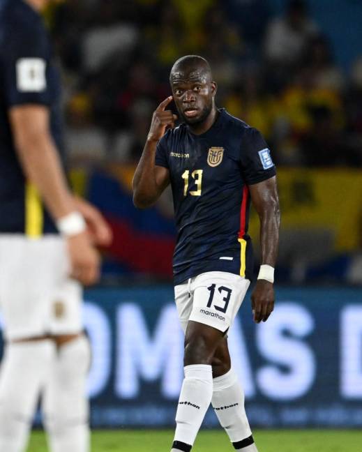 Enner Valencia celebra su gol contra Colombia por las Eliminatorias Sudamericanas