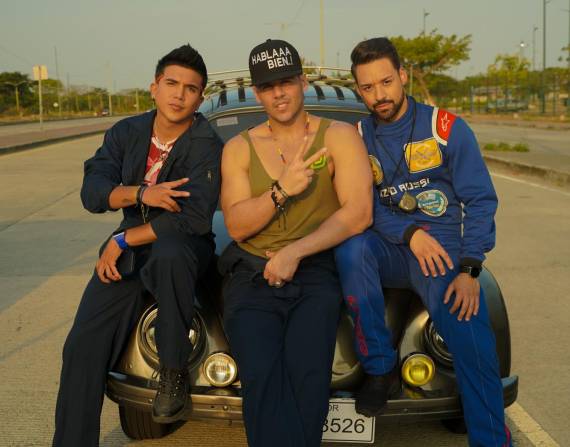 Toño, Kevin y Enzo en la pista de carreras.