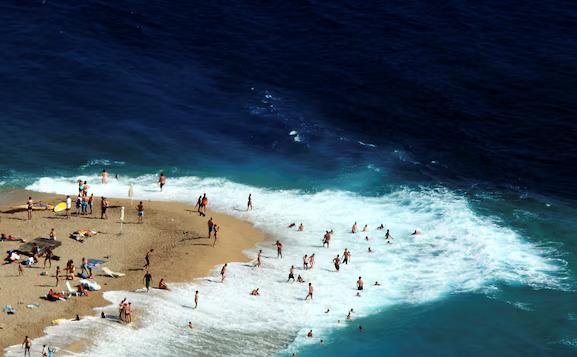 Así luce la lengua de arena de la a Playa de Zlatni Rat, en Croacia.