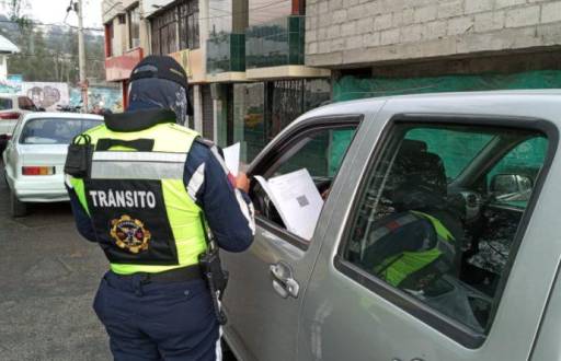 Los controles de Pico y Placa, por parte de la AMT, se realizan a diario en Quito.