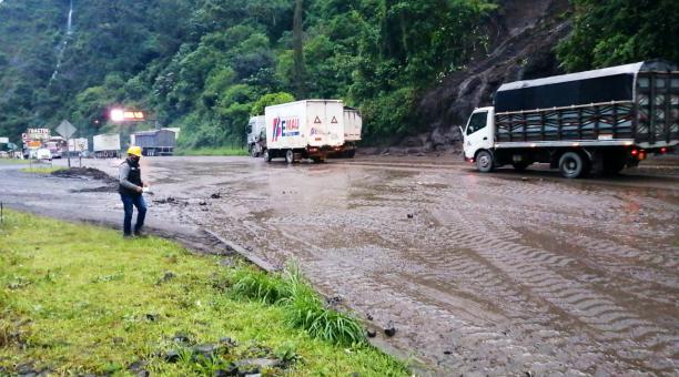 Instalan controles en vías Alóag- Sto. Domingo por derrumbes