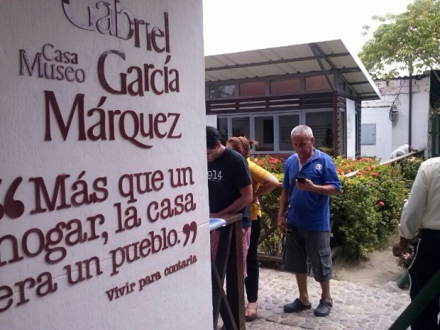 Realizan sepelio simbólico de Gabriel García Márquez en Aracataca
