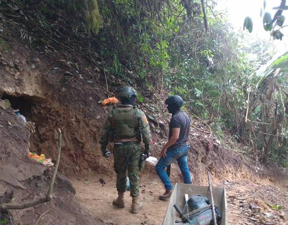 Las autoridades han detectado en una semana, puntos de minería ilegal en 10 provincias.