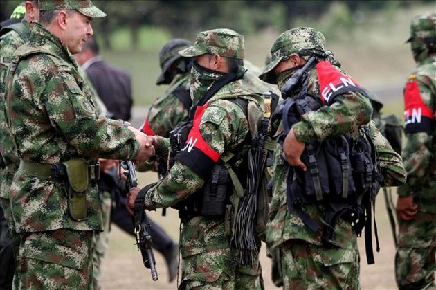 Gobierno colombiano y ELN inician proceso para poner fin a medio siglo de guerra