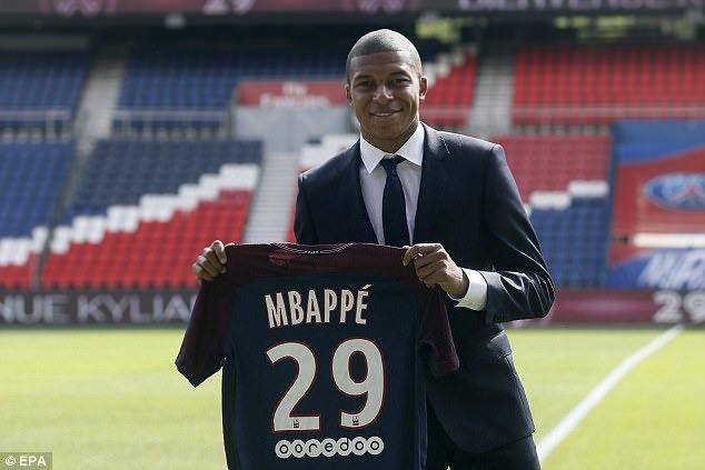 Mbappé el día que fue presentado en el PSG.