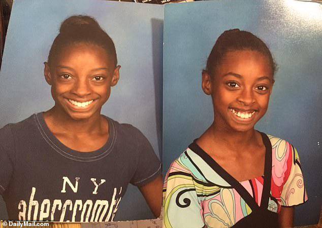 Imagen de archivo de Simone Biles de pequeña junto a su hermana menor.