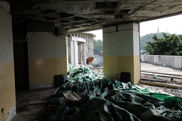 Antiguo edificio del Magap es guarida de delincuentes y mendigos