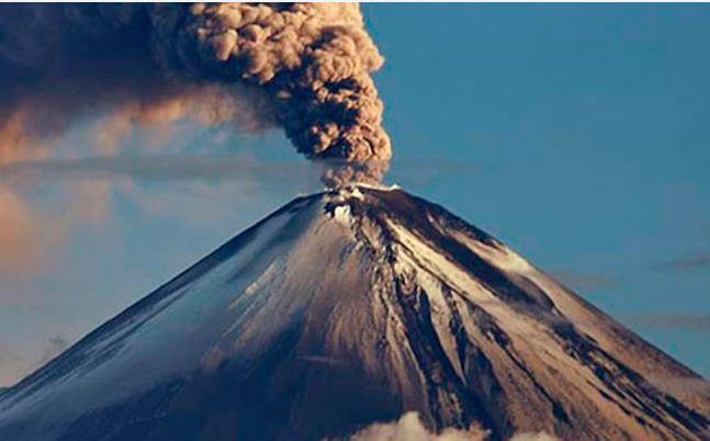 Imagen referencial del volcán Sangay.