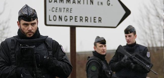 Un hombre toma rehenes en un supermercado &quot;kosher&quot; en el este de París