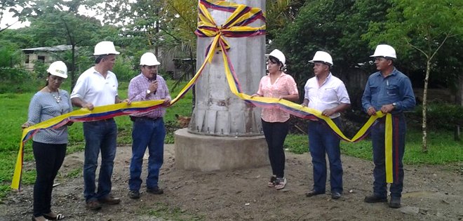 Inauguran una interconexión eléctrica entre poblaciones de Colombia y Ecuador