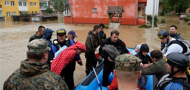 Inundaciones En Los Balcanes Dejan Al Momento Entre 30 Y 40 Muertos