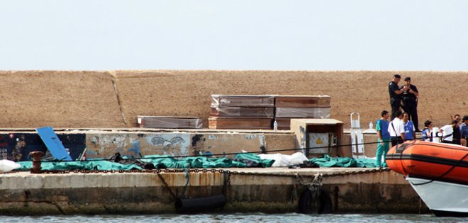 Lampedusa: de 400 personas abordo del barco hay 111 muertos y 155 supervivientes