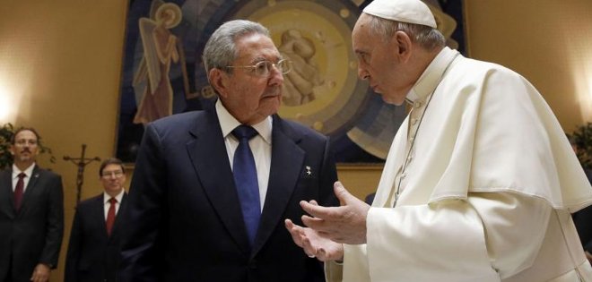 El regalo que le dio el presidente Raúl Castro al papa Francisco y que enojó a los ciudadanos cubanos