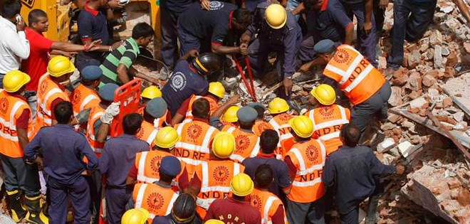 Al menos 6 muertos al derrumbarse un edificio en la ciudad india de Bombay