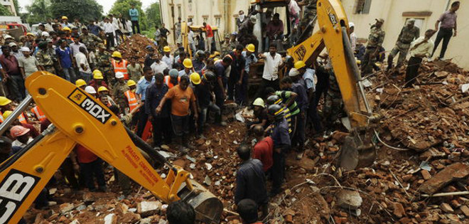 Al menos 6 muertos al derrumbarse un edificio en la ciudad india de Bombay