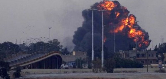 Un jet se estrelló en medio de una ciudad de Libia