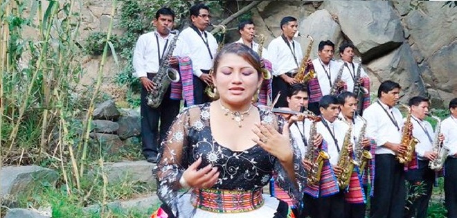 (VIDEO) Cantante peruana lanza su versión de &#039;El taxi&#039;