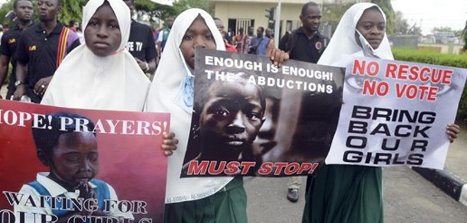 Londres enviará expertos a Nigeria para ayudar a rescate de niñas secuestradas