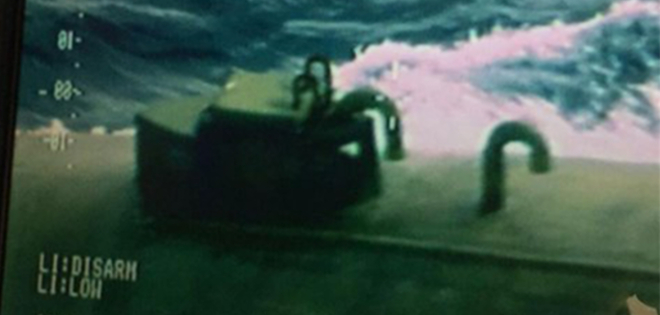 Armada detiene en Manta a semisumergible con carga sospechosa