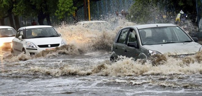 Inundación repentina causa 16 muertos y 4 desaparecidos en EE.UU.