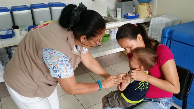 Escasez de vacunas contra la influenza en Ecuador