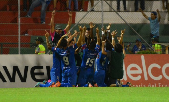 Tres goles acercan al &#039;Tri&#039; a Emelec