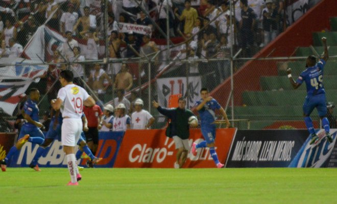 Emelec gana 1-0 en el primer tiempo