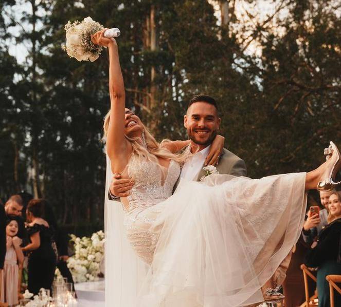 Fotografía publicada por la revista en español de la boda de Sebastián Caicedo y Juliana Diez.