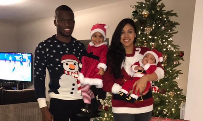 Enner Valencia desea Feliz Navidad junto a su familia