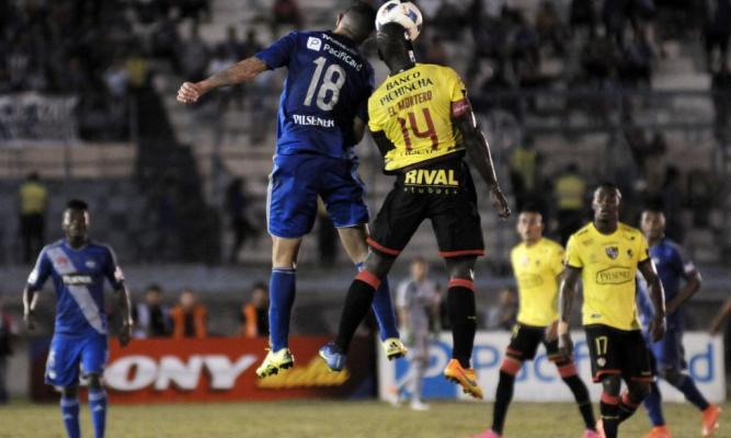 Emelec y Barcelona son suspendidos tras incidentes en Clásico