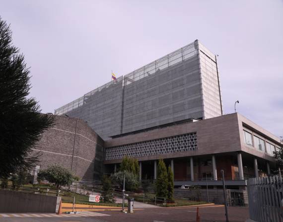 La fachada externa del edificio de la Asamblea Nacional.