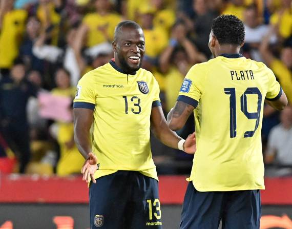 Enner Valencia y Gonzalo Plata encarrilaron la goleada de Ecuador a Bolivia en Guayaquil por 4-0.