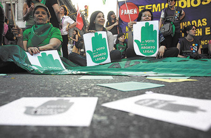 Embarazo de niñas chilenas violadas reaviva debate sobre aborto