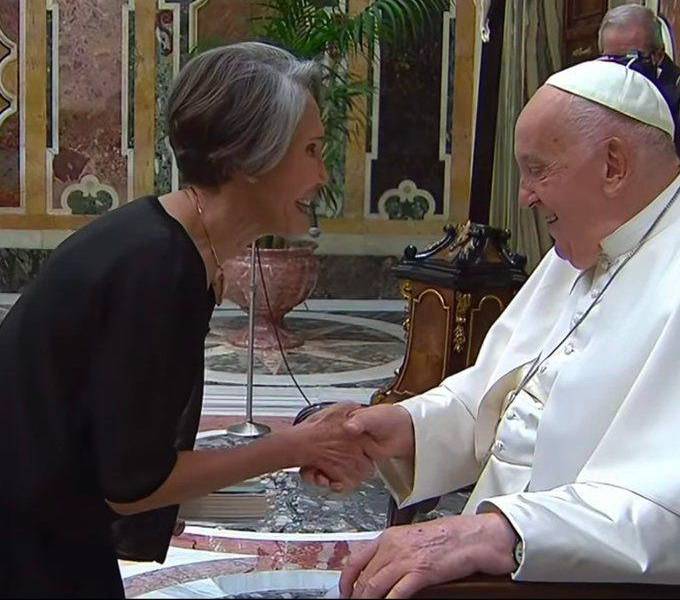 Florinda Meza junto a el Papa Francisco