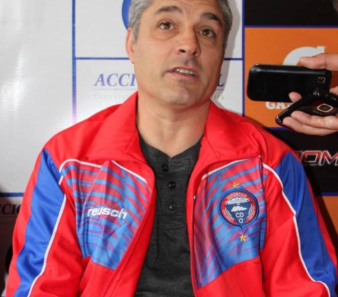 Gabriel Perrone es presentado como nuevo técnico de Olmedio de Riobamba