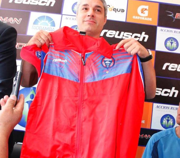 Gabriel Perrone es presentado como nuevo técnico de Olmedio de Riobamba