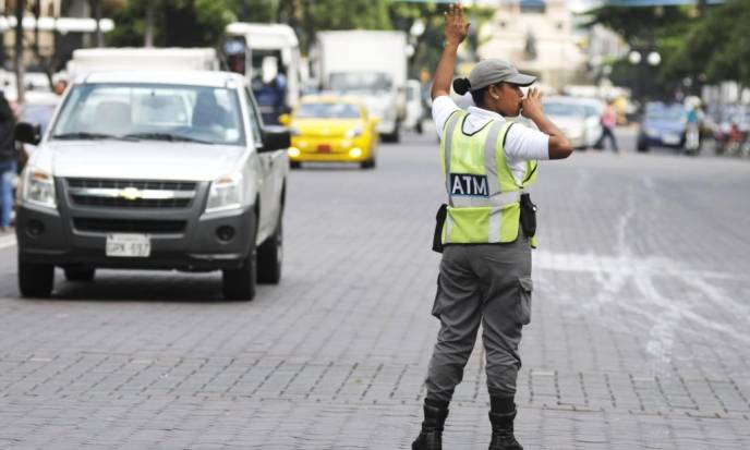 El Municipio asumió el tránsito en Guayaquil desde esta medianoche