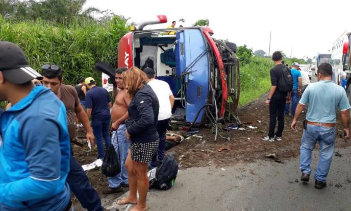 Accidente De Tránsito En Vía Santo Domingo Deja 5 Fallecidos Y 26 Heridos