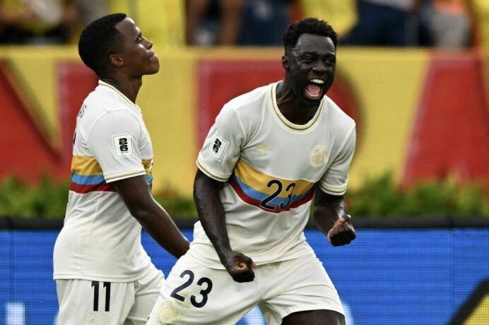 Jugadores de Colombia celebrando el triunfo.