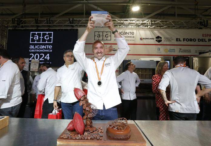 Pachi Larrea ganó el Premio Internacional de Alta Pastelería.