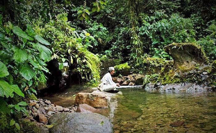 Imagen de una laguna en la reserva Munay Suyu.