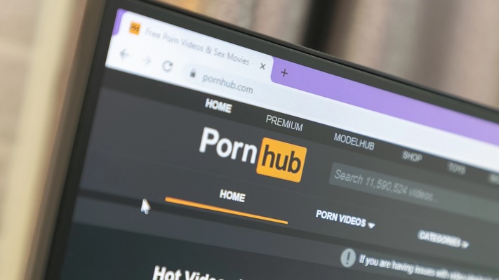 Pornhub elimina más de la mitad de sus videos para revisar contenido ilegal