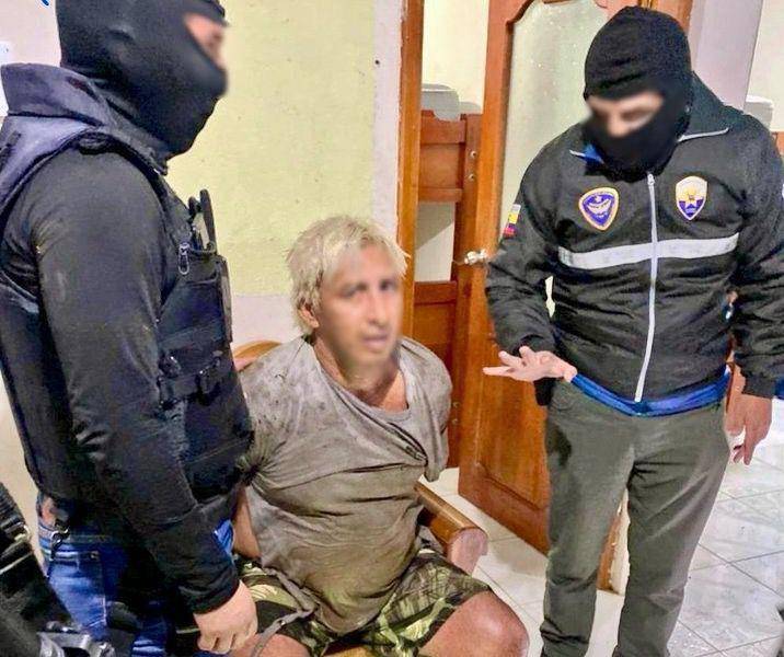 Colón Pico detenido en una hacienda cacaotera.