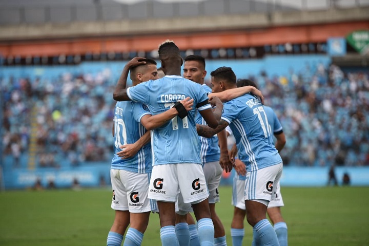 Washington Corozo marca en Perú para Sporting Cristal