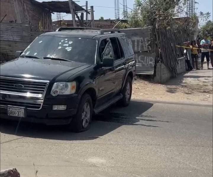 Una mujer y su madre fueron baleadas dentro de un vehículo en Manta