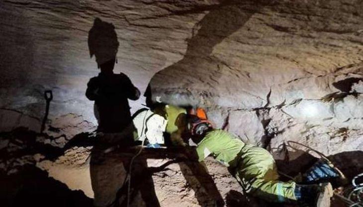 El derrumbe de una caverna deja nueve bomberos muertos en Brasil