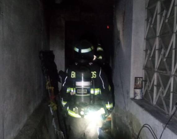 El incendio se produjo en la bodega de la casa.