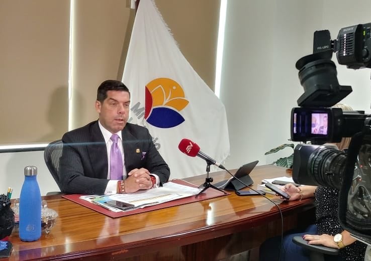 Raúl Ledesma presenta renuncia al Ministerio del Ambiente