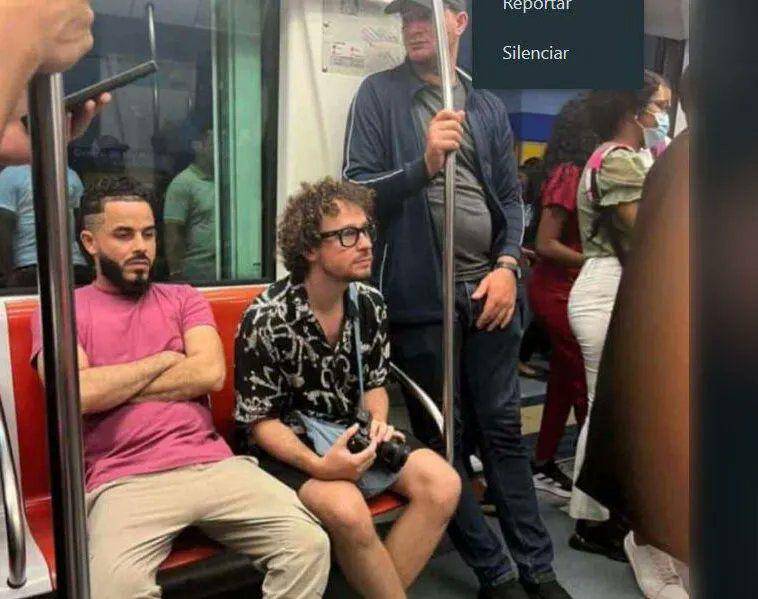 Fotografía del youtuber Luisito Comunica en el metro de República Dominicana