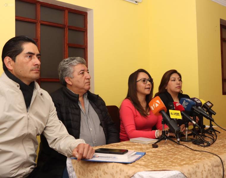 Los asambleístas Hernán Zapata, Ecknner Recalde, Nataly Murillo e Inés Alarcón de ADN, rechazaron supuesto intento de golpe de Estado.